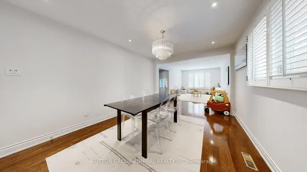 239 Rose Green DR, Vaughan, ON L4J 4R3