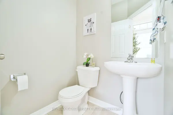 56 Snelgrove CRES, Barrie, ON L4N 6R6