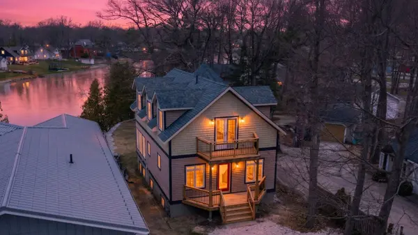 2026 River RD W, Wasaga Beach, ON L9Z 2W1