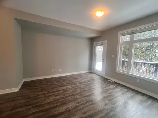 540 Essa RD #49, Barrie, ON L9J 0H2