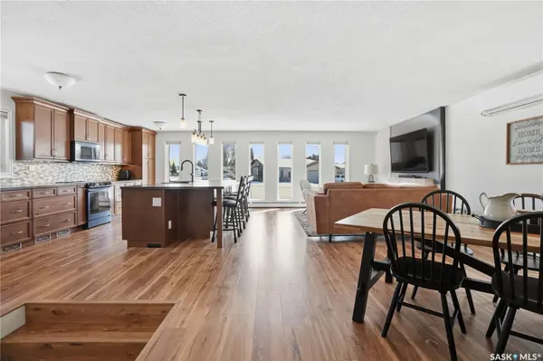 1643 General CRESCENT, Moose Jaw, SK S6H 6M2