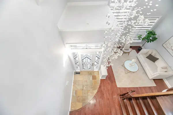 32 Eaglesprings CRES, Brampton, ON L6P 2V9