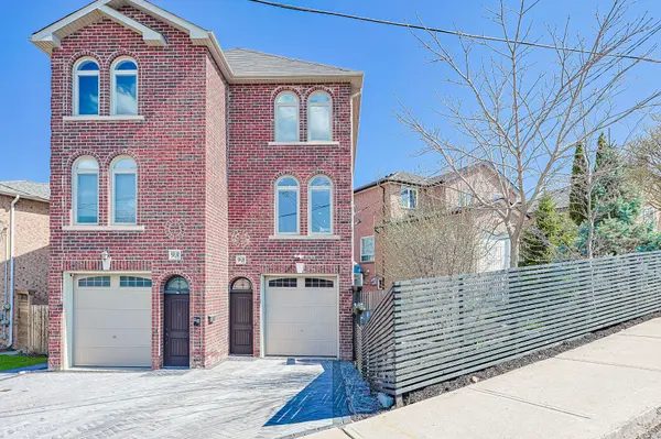9B Harlton CRES, Toronto W03, ON M6M 1L2
