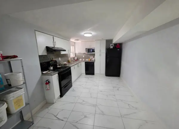 23 Malcolm CRES, Brampton, ON L6S 3C7