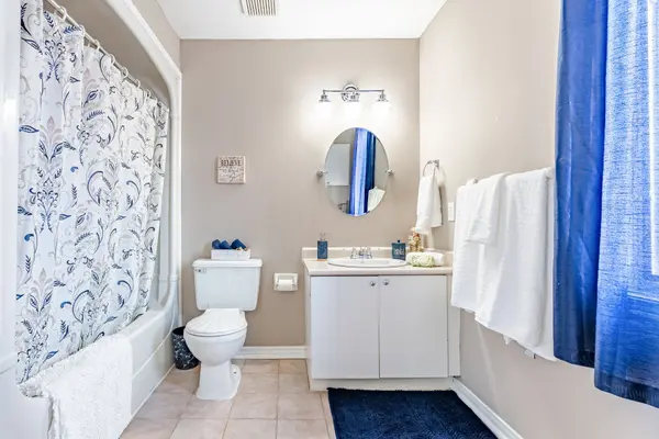 413 Levanna LN, Oakville, ON L6H 6B8