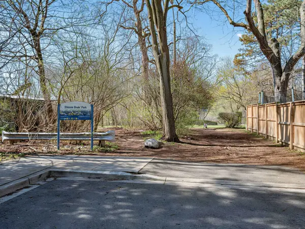 7 Crosby AVE, Toronto W02, ON M6S 2P8