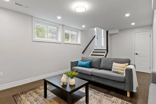 7209 Fayette CIR, Mississauga, ON L5N 1Y5