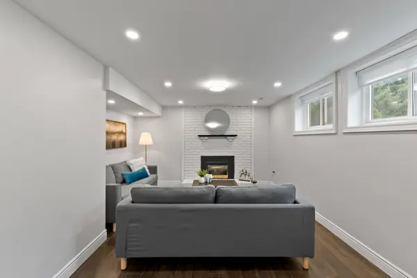 7209 Fayette CIR, Mississauga, ON L5N 1Y5