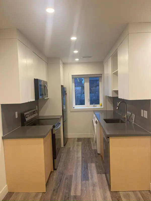 71 Chamberlain AVE #Main, Toronto W04, ON M6E 4J9