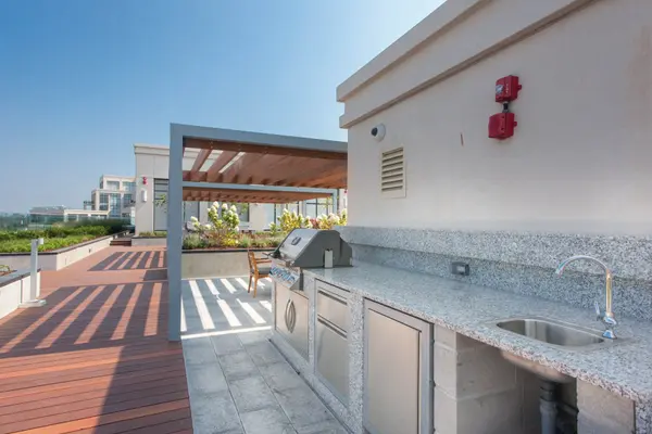 2 Old Mill DR #504, Toronto W01, ON M6S 0A2