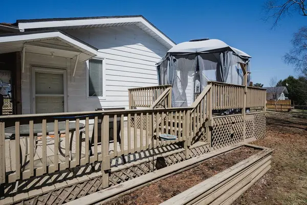 27 Queen ST, Sundridge, ON P0A 1Z0