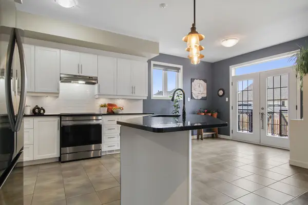 107 Francis ST, Carleton Place, ON K7C 0E9