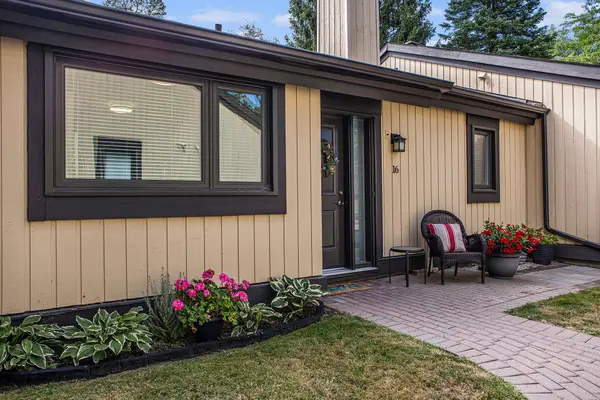 16 Pebble Beach CT, Stittsville - Munster - Richmond, ON K2S 1B9