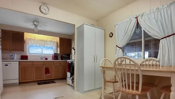 9 Dove RD, Brockton, ON N0G 2V0