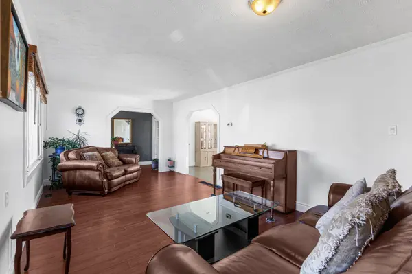 1902 Rosebella AVE, Blossom Park - Airport And Area, ON K1T 1G7