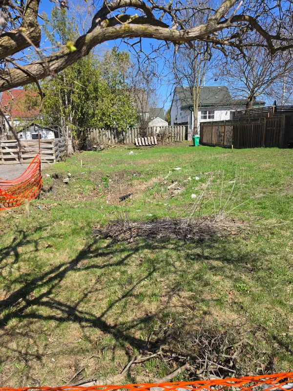 434 Edison AVE, Peterborough, ON K9J 4G3