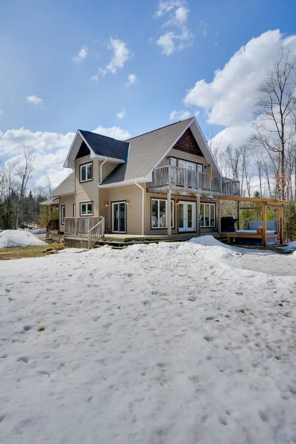 1289 Purbrook RD, Bracebridge, ON P1L 1X3