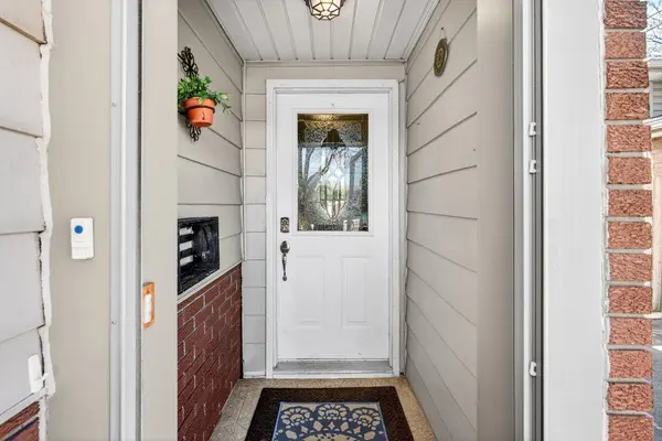 368 Carson DR, Hamilton, ON L8T 4V1