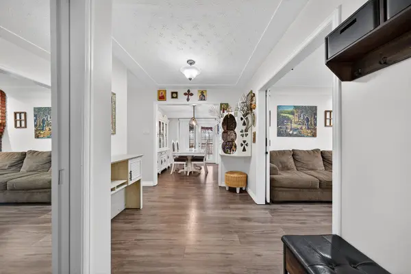 1549 Guyatt RD, Hamilton, ON L0R 1C0