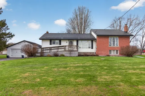 337 Simmons RD, Loyalist, ON K0H 2H0