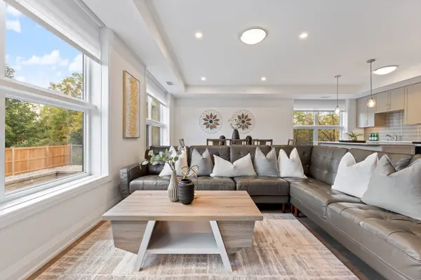 88 Gibson ST #209, North Dumfries, ON N0B 1E0