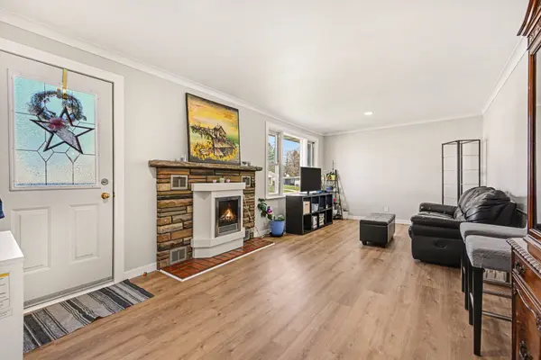 27 Broadview AVE W, Smiths Falls, ON K7A 4L1