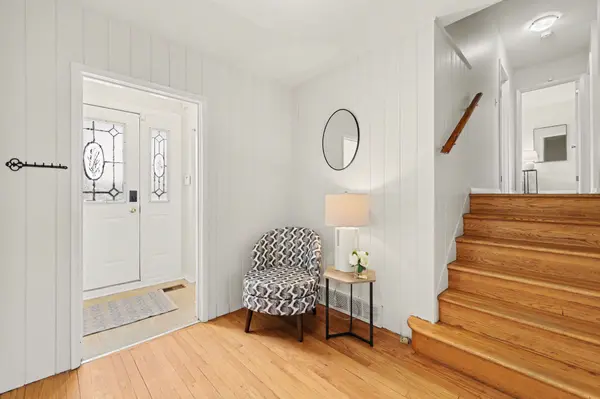 1199 Stanton RD, Parkway Park - Queensway Terrace S And Area, ON K2C 3C9