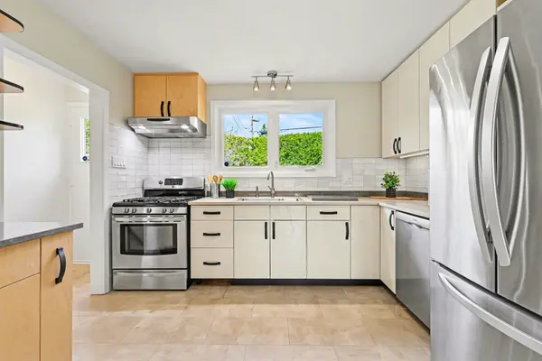 1199 Stanton RD, Parkway Park - Queensway Terrace S And Area, ON K2C 3C9