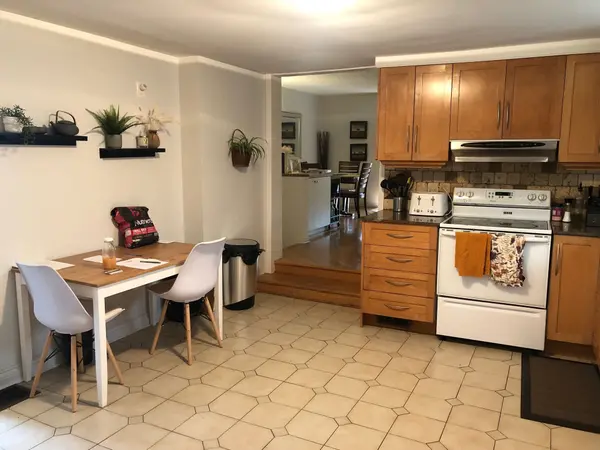 240 Breezehill AVE S, Dows Lake - Civic Hospital And Area, ON K1Y 2J3