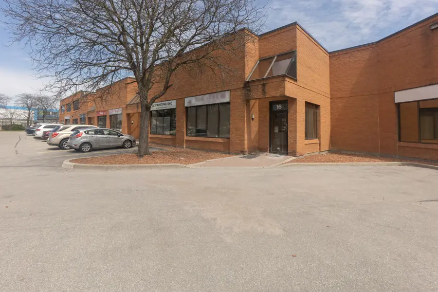 3 Brewster RD #16, Brampton, ON L6T 5G9