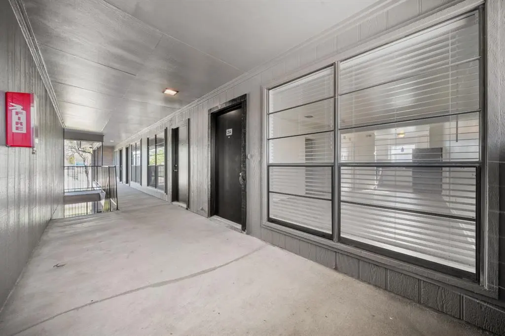 320 E 4th Street #204, Arlington, TX 76010