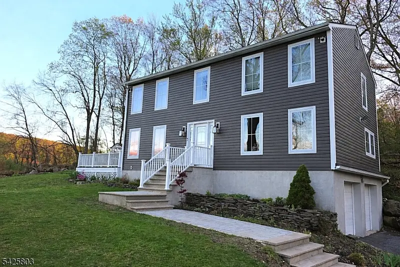 8 Danielle Dr, Liberty Twp., NJ 07838