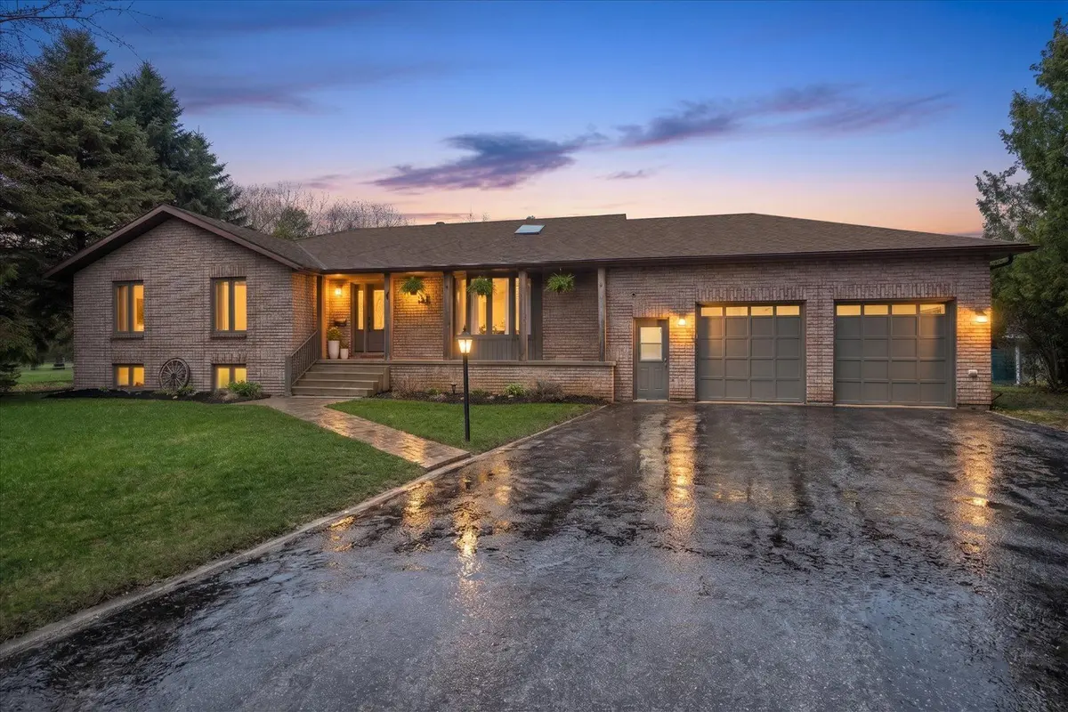 4 Blackburn AVE, Clearview, ON L0M 1P0