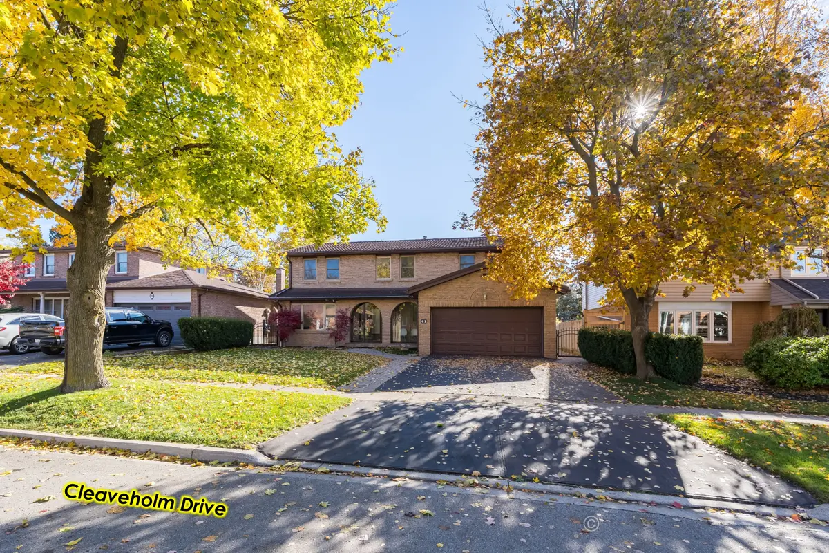41 Cleaveholm DR, Halton Hills, ON L7G 3E3