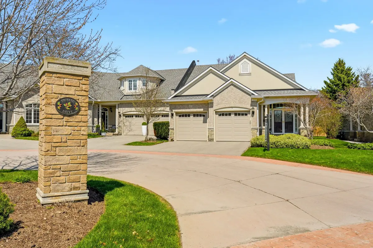 4172 STONEBRIDGE CRES, Burlington, ON L7M 4N2