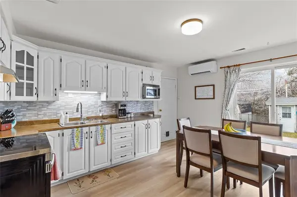 77 Bragg Crescent, Mount Pearl, NL A1N 2N8