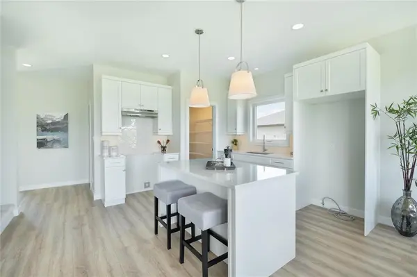 128 Kingshead RD, Niverville, MB R0A 0A1