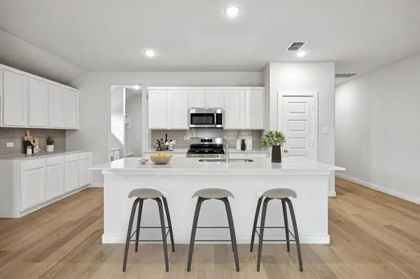 428 Hundred Acre Drive, Waxahachie, TX 75165