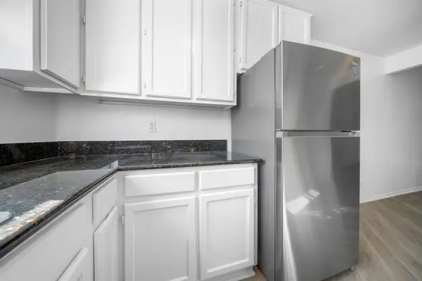 320 E 4th Street #204, Arlington, TX 76010