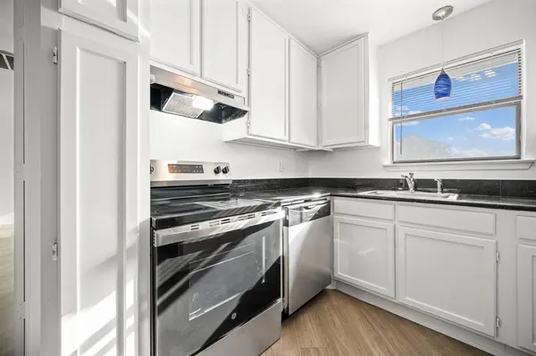 320 E 4th Street #204, Arlington, TX 76010