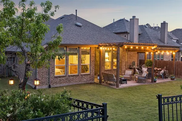 1046 Finsbury Lane, Forney, TX 75126