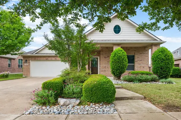 1208 Isabella Lane, Savannah, TX 76227