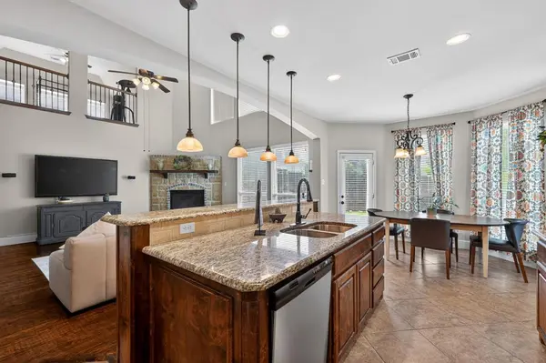 1955 Sandy Creek Drive, Frisco, TX 75033