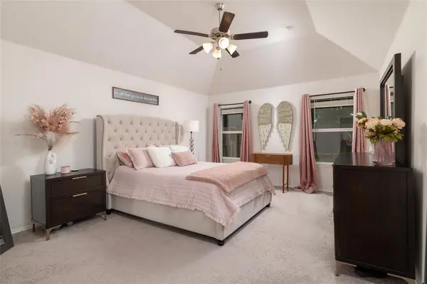 9824 Mescalbean Boulevard, Fort Worth, TX 76036