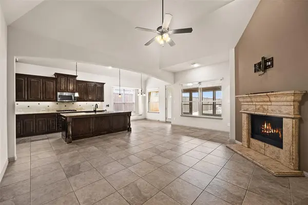 586 Mountcastle Drive, Rockwall, TX 75087