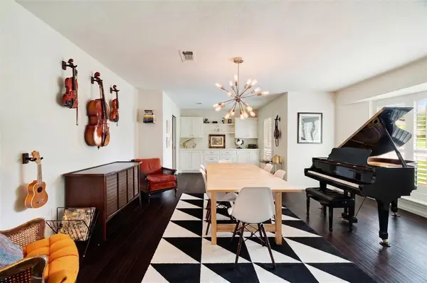 2745 Simpson Street, Paris, TX 75460