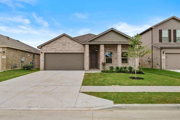 9704 Austin Hollow Road, Fort Worth, TX 76036