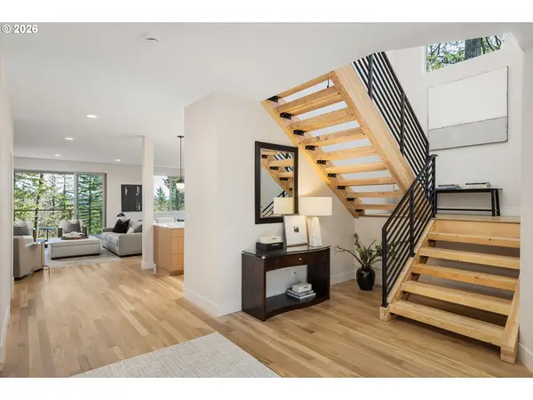 2969 CAPITAL DR, Eugene, OR 97403