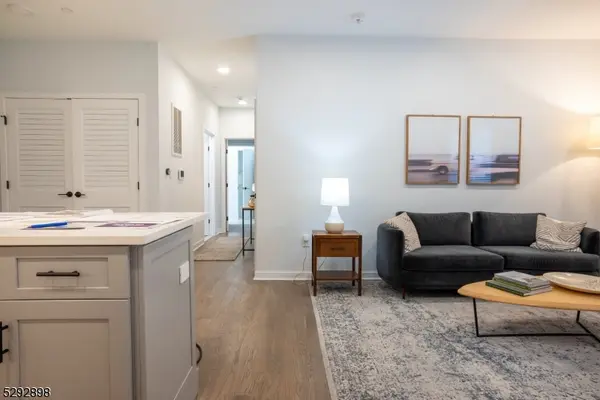 660 Bloomfield Ave #403, Bloomfield Twp., NJ 07003