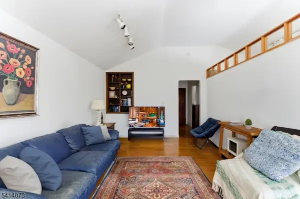 2455 3Rd St, Fort Lee Boro, NJ 07024